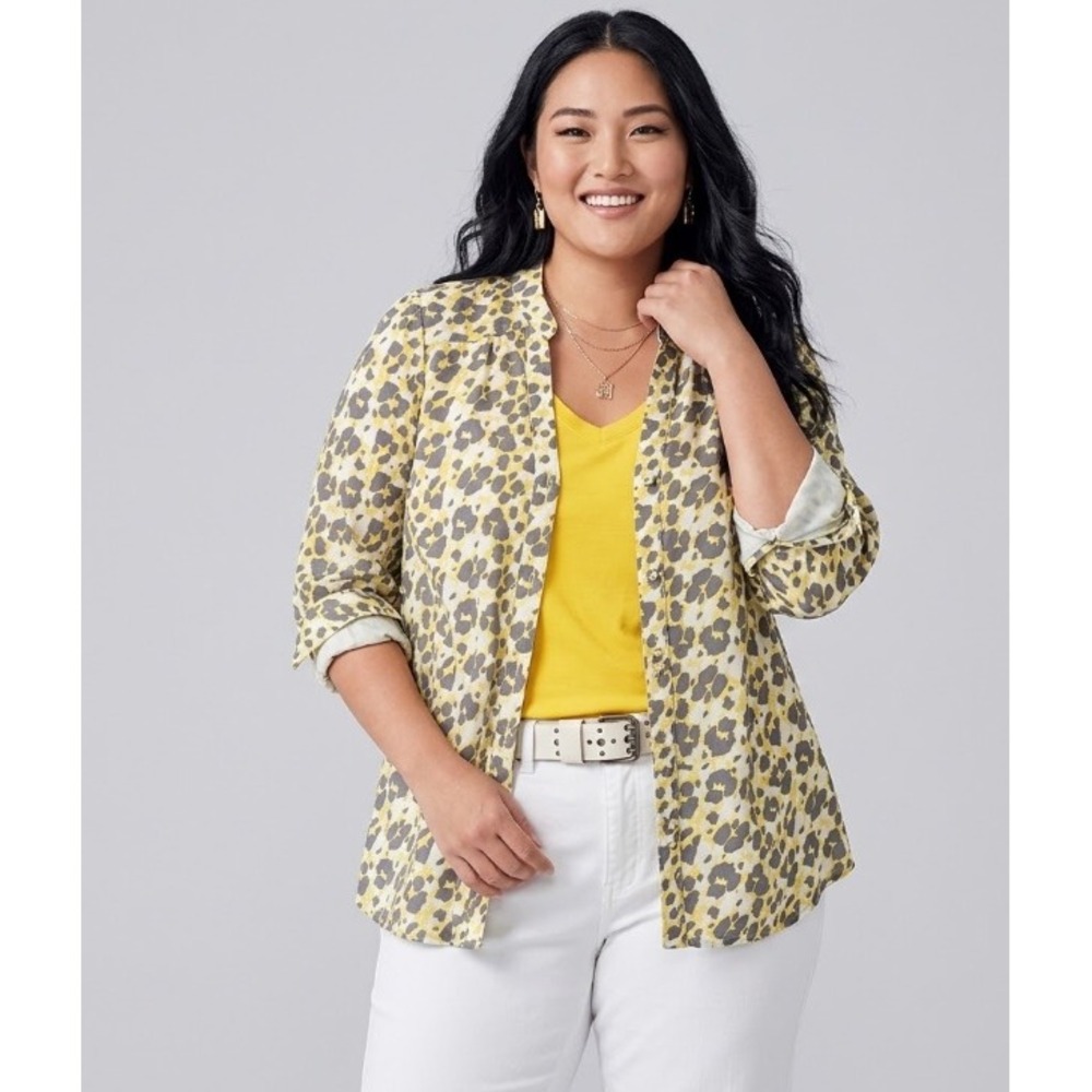 Cabi | The Dreamer Providence Shirt Jacket in Safari Print 5854 size Medium